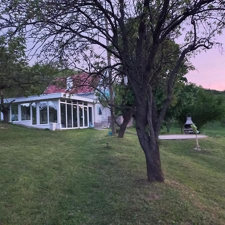 Cerevic Honey Hill Apartment Fruska Gora מראה חיצוני תמונה